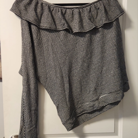 Joie One Shoulder Sweater Size L - Picture 3 of 3